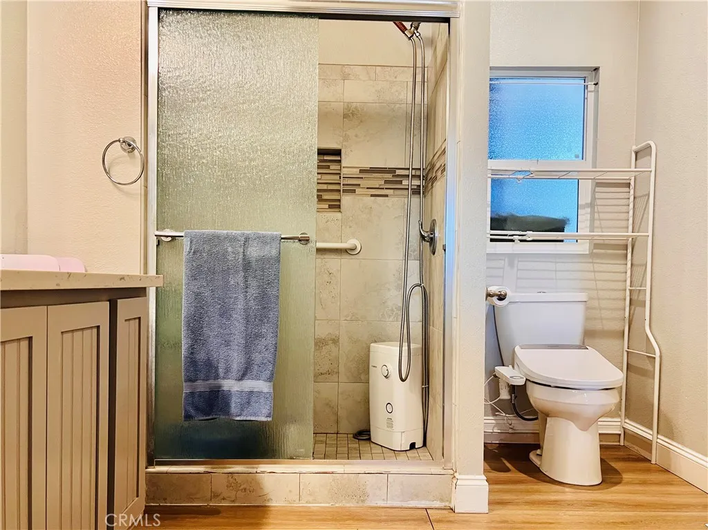 Master Bathroom - view 1