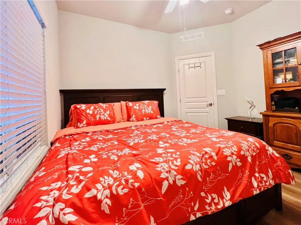 2nd bedroom - view 2