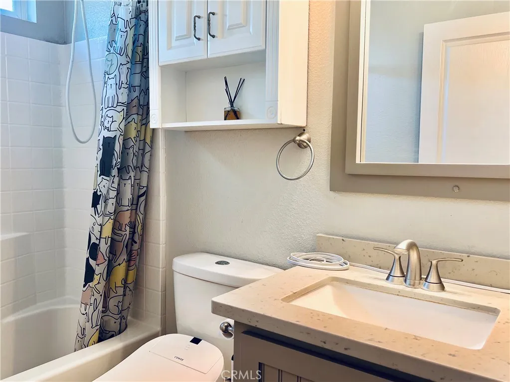 2nd bathroom - view 1