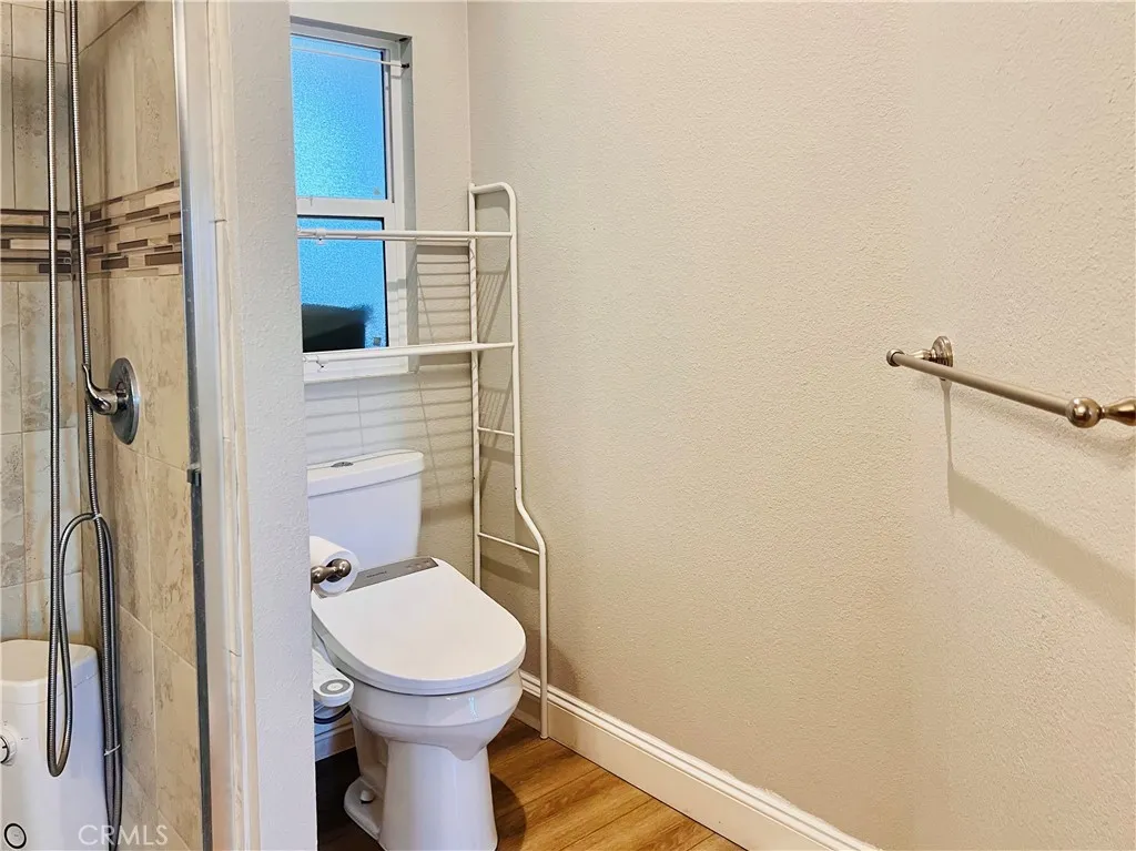 Master Bathroom - view 2