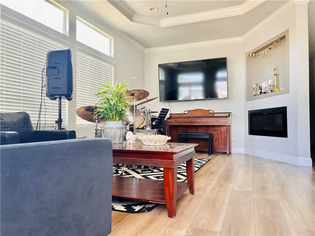 Living room - view 2
