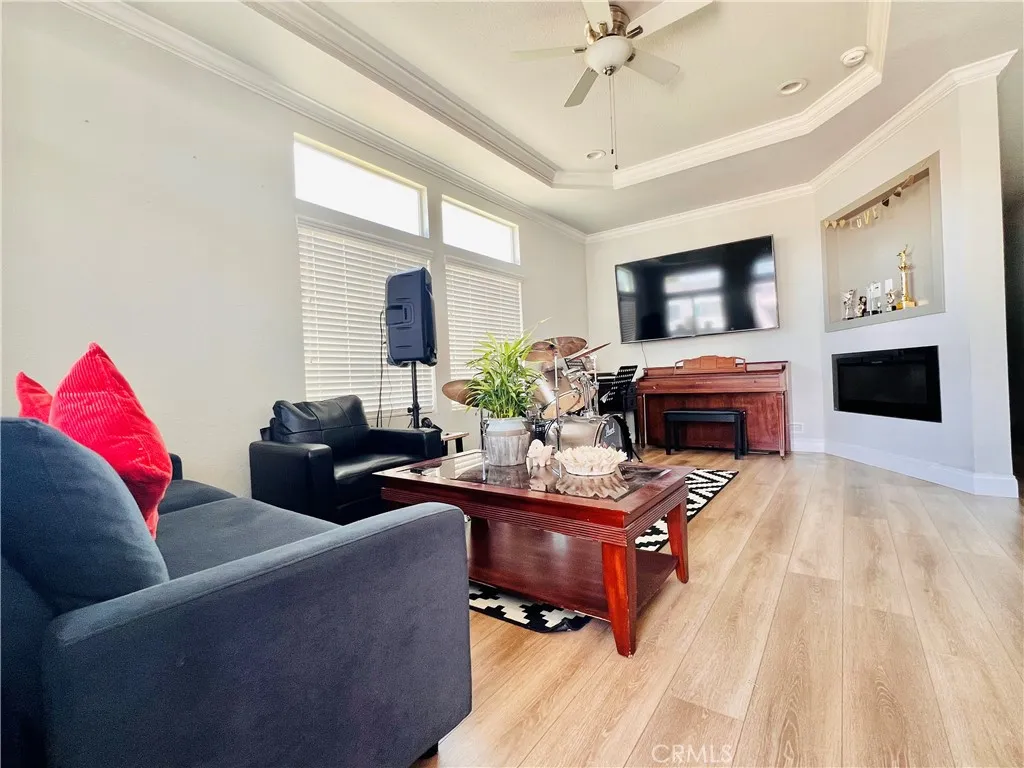 Living room - view 1
