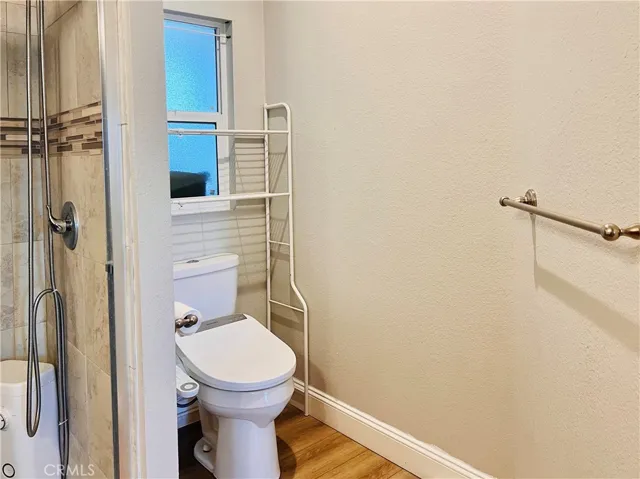 Master Bathroom - view 2