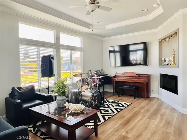 Living room - view 3