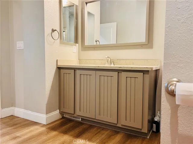 Master Bathroom - view 4