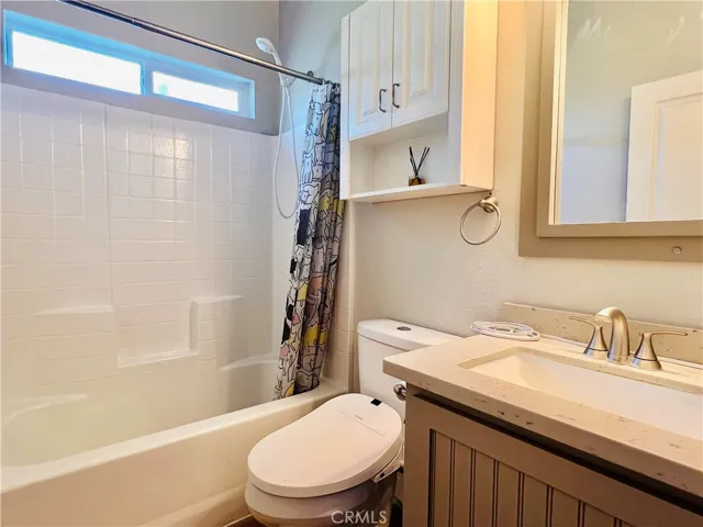 2nd bathroom - view 2