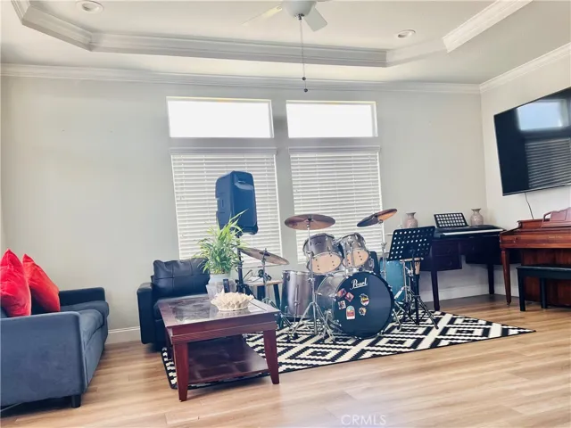 Living room - view 5