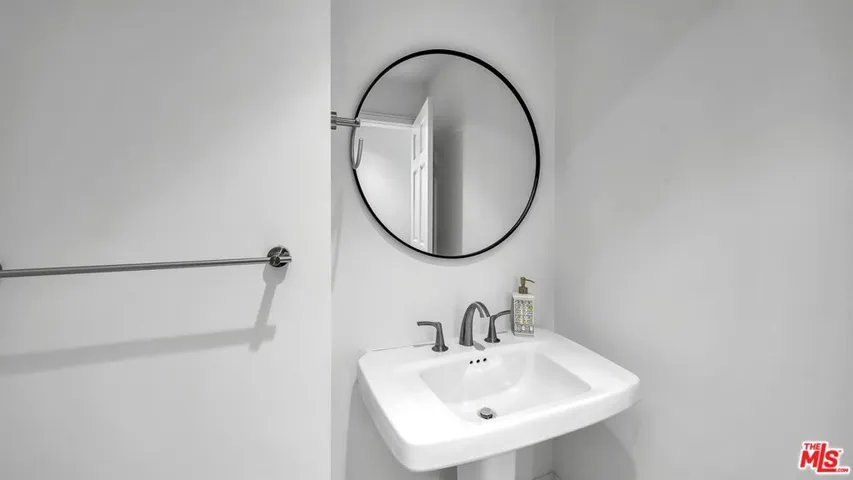 10724 Wilshire Boulevard 809, Los Angeles, California 90024