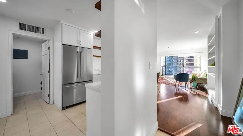 10724 Wilshire Boulevard 809, Los Angeles, California 90024