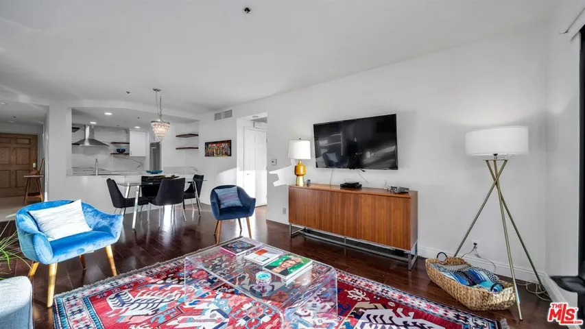 10724 Wilshire Boulevard 809, Los Angeles, California 90024