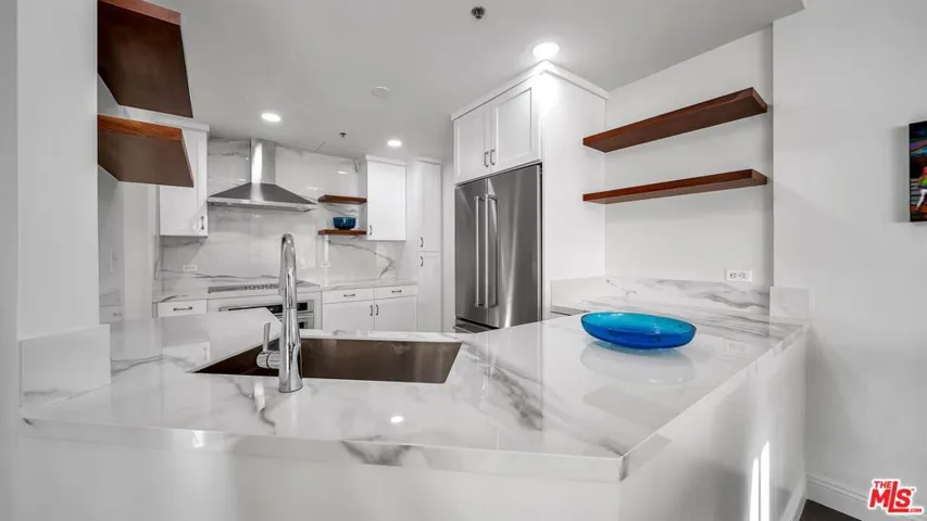 10724 Wilshire Boulevard 809, Los Angeles, California 90024