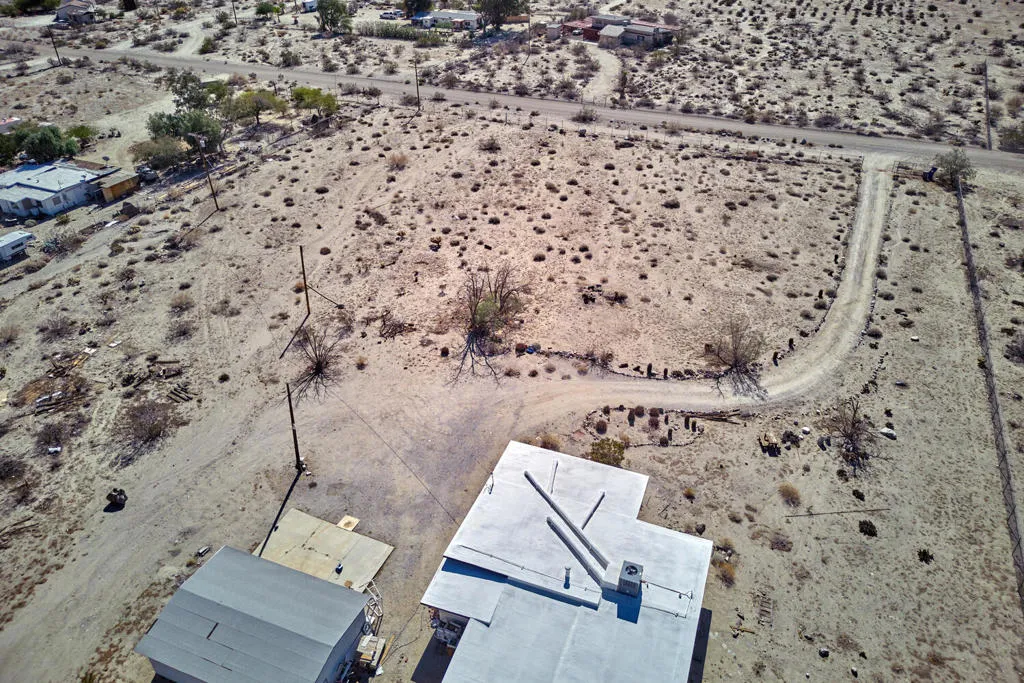 73300 Paradise Ave Desert Hot-large-010-