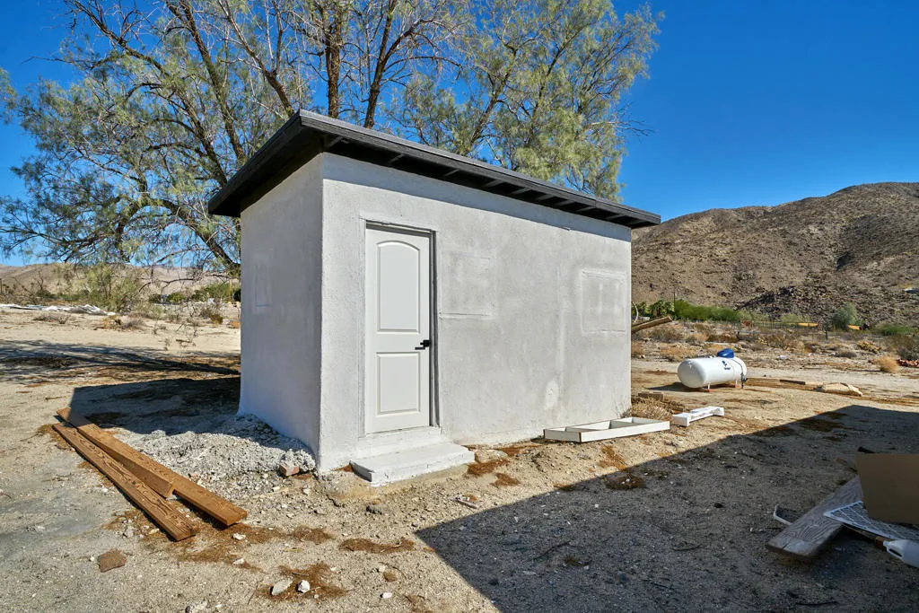 73300 Paradise Ave Desert Hot-large-035-