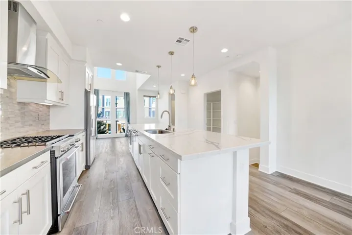 1658 Topanga, Costa Mesa, California 92627