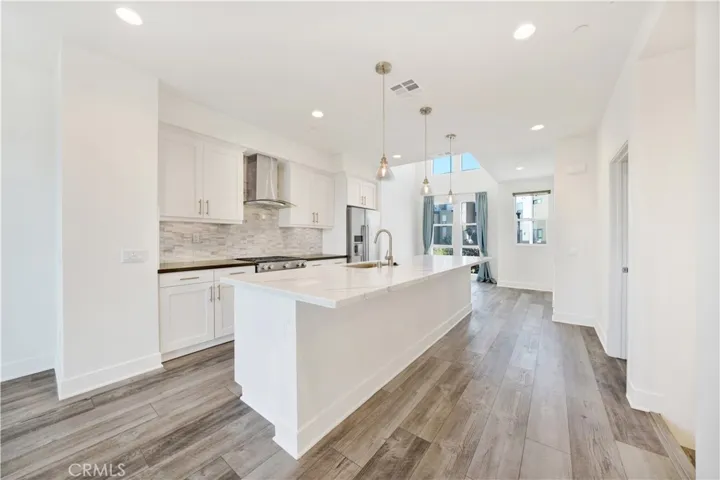 1658 Topanga, Costa Mesa, California 92627