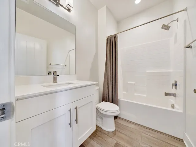 1658 Topanga, Costa Mesa, California 92627