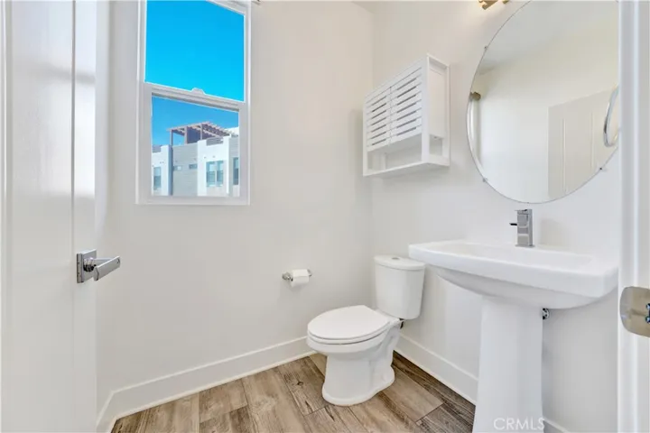 1658 Topanga, Costa Mesa, California 92627