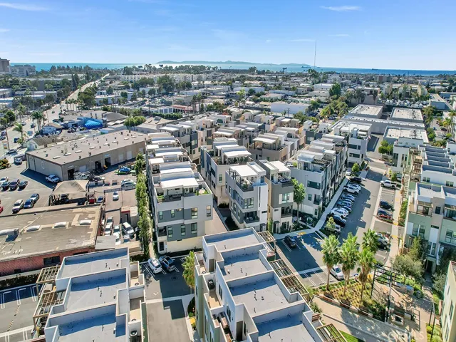 1658 Topanga, Costa Mesa, California 92627