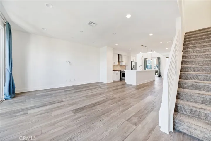 1658 Topanga, Costa Mesa, California 92627
