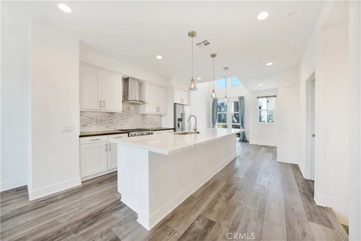 1658 Topanga, Costa Mesa, California 92627