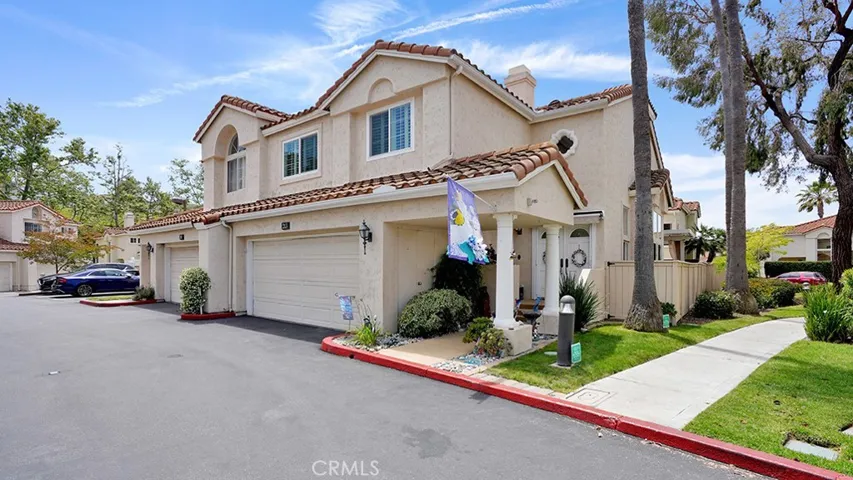 213 Via Presa is an end unit three bedroom condo adjacent to a greenbelt.