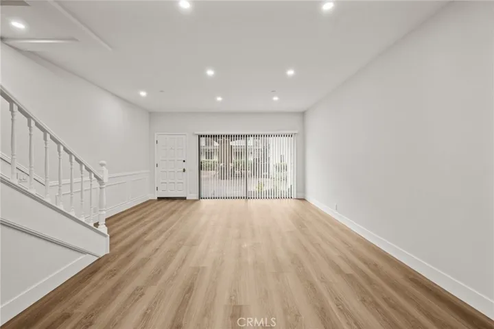 Spacious living/dining room
