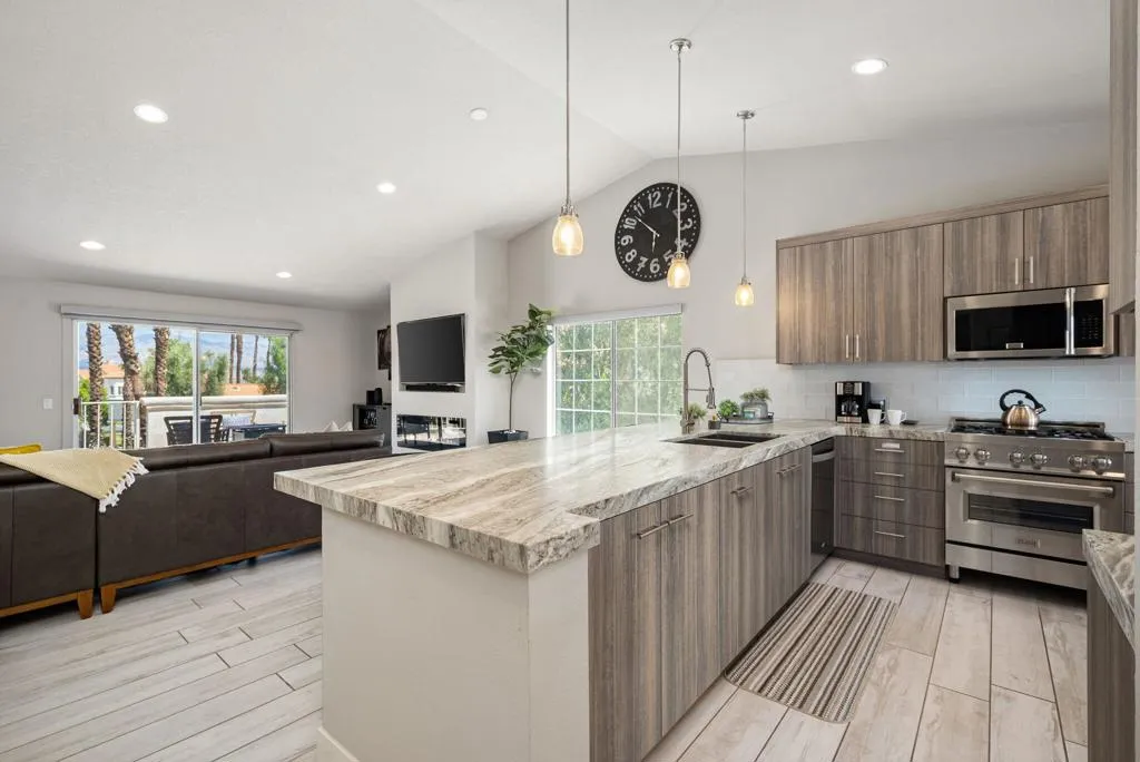 15-web-or-mls-LFTorrey_OPMG_0925_015