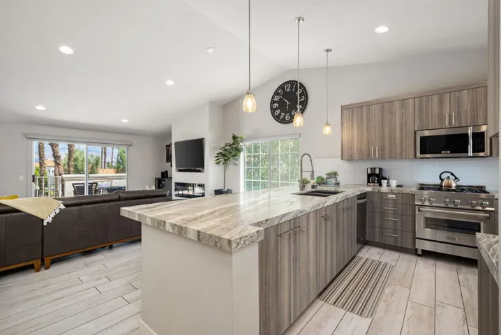 15-web-or-mls-LFTorrey_OPMG_0925_015
