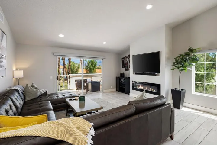 27-web-or-mls-LFTorrey_OPMG_0925_027