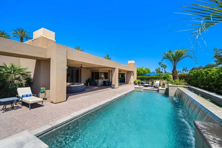 Pool Water Feature