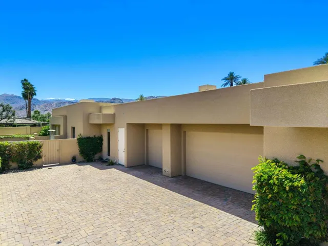 3 Car Garage
