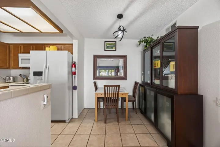 12-web-or-mls-Upmarket Media-1230Tiv059