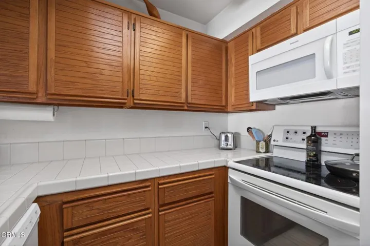 29-web-or-mls-Upmarket Media-1230Tiv109
