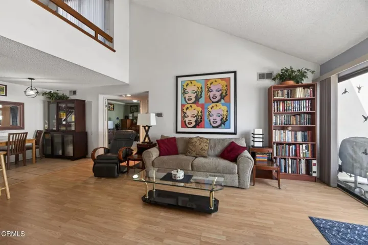 6-web-or-mls-Upmarket Media-1230Tiv040