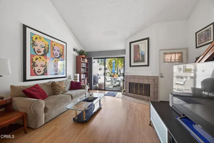 7-web-or-mls-Upmarket Media-1230Tiv043
