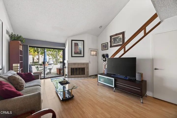 8-web-or-mls-Upmarket Media-1230Tiv046