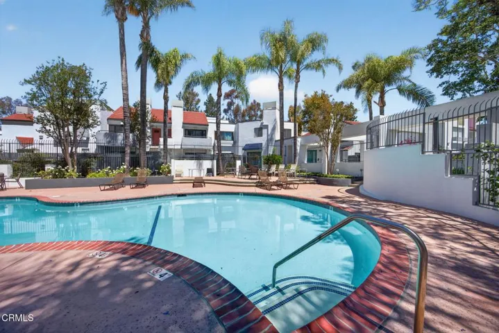 35-web-or-mls-Upmarket Media-1230Tiv013