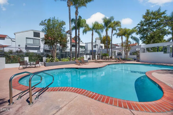 36-web-or-mls-Upmarket Media-1230Tiv016