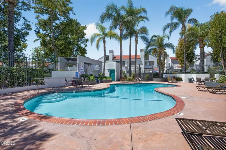 34-web-or-mls-Upmarket Media-1230Tiv010