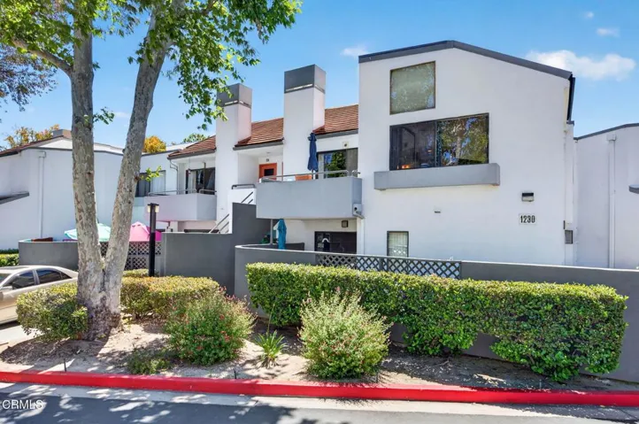 1-web-or-mls-Upmarket Media-1230Tiv025