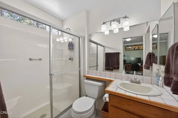 20-web-or-mls-Upmarket Media-1230Tiv082