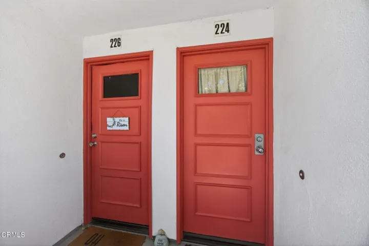 4-web-or-mls-Upmarket Media-1230Tiv035