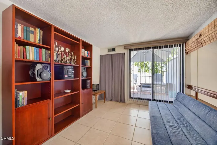 13-web-or-mls-Upmarket Media-1230Tiv061
