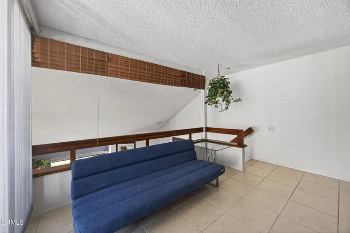 14-web-or-mls-Upmarket Media-1230Tiv064
