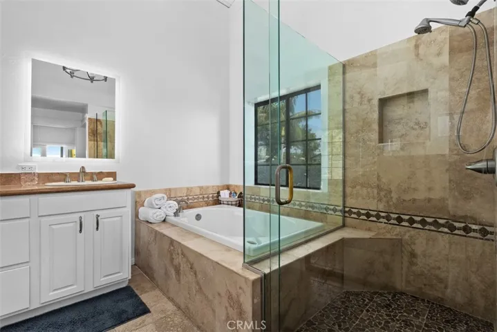 Soaking tub