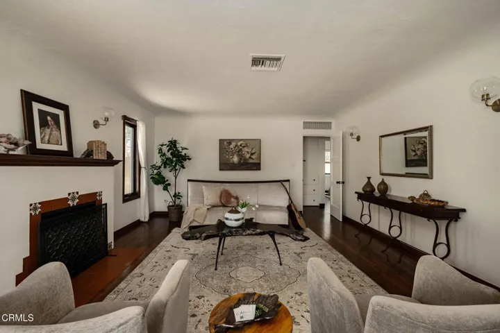 10166 Silverton Tujunga Listed by Robbyn
