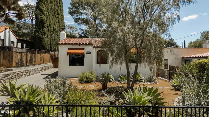 10166 Silverton Tujunga Listed by Robbyn