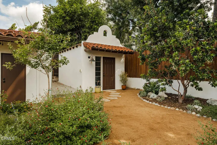 10166 Silverton Tujunga Listed by Robbyn