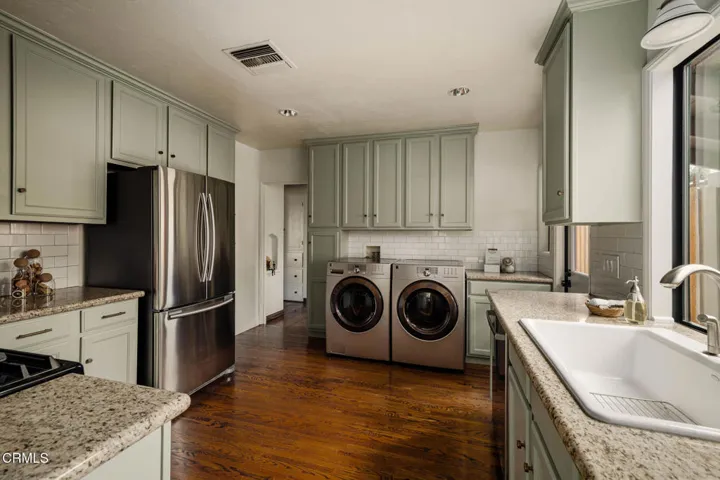 10166 Silverton Tujunga Listed by Robbyn