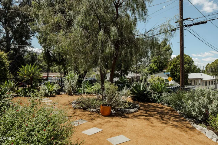 10166 Silverton Tujunga Listed by Robbyn